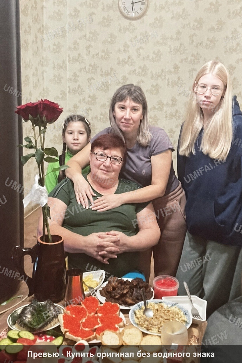 Промт для архивного восстановления старых портретов и семейных фото
