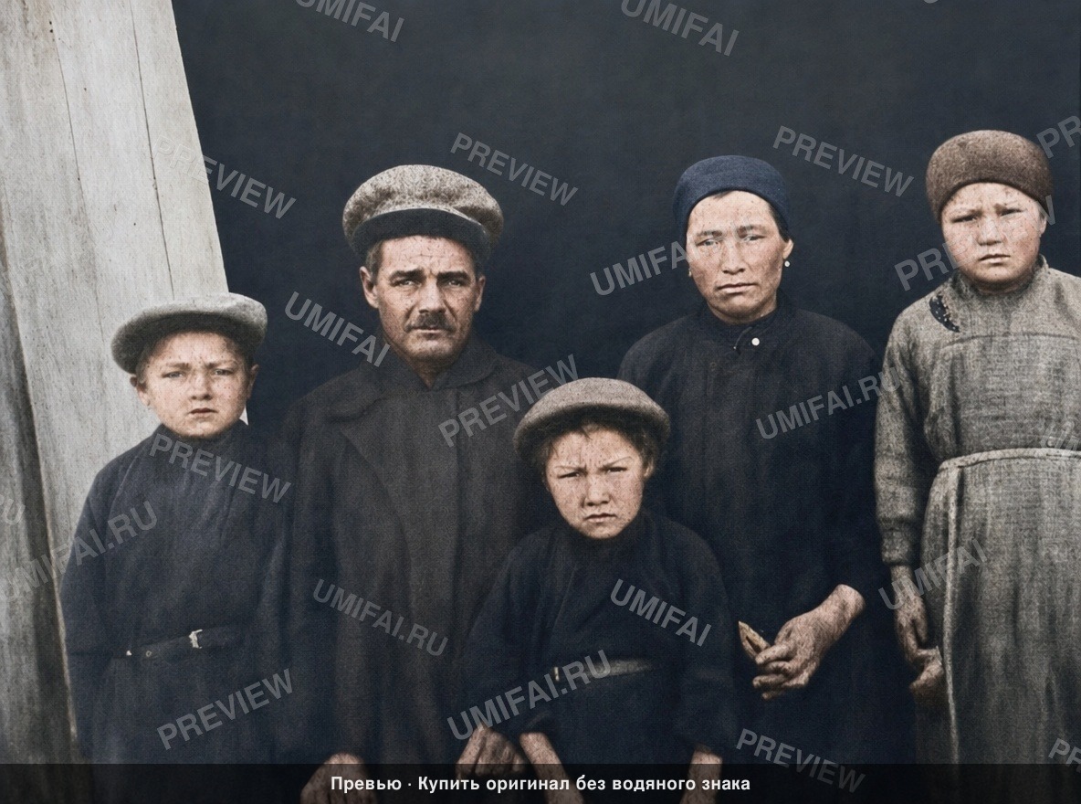 Промт для реставрации и очистки архивных портретных фотографий