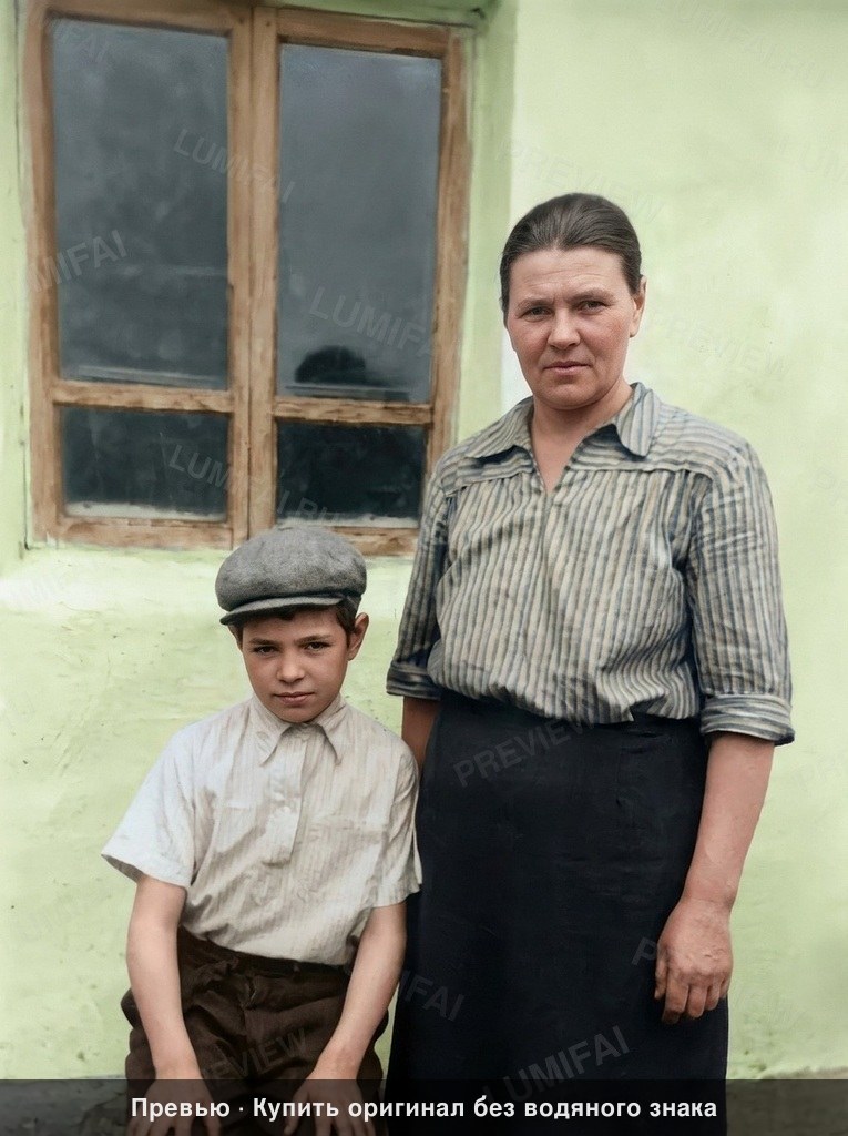 Промт для реставрации и колоризации советских портретов в стиле Свема