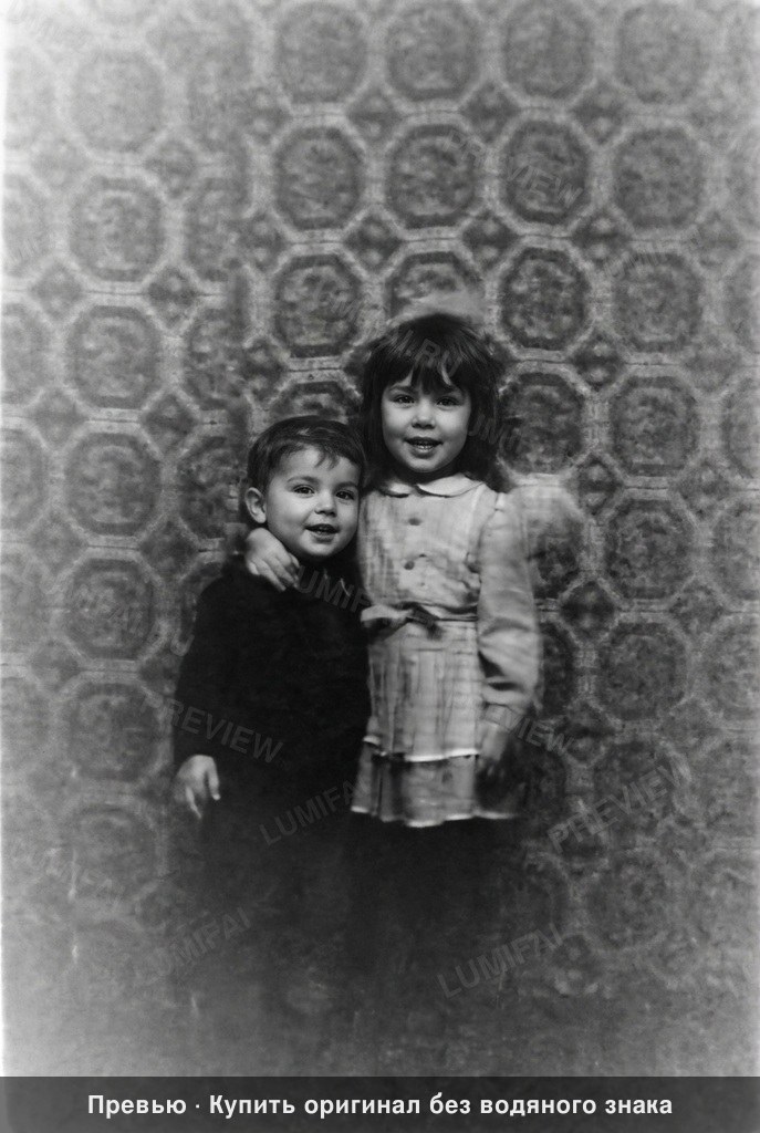Промт для восстановления старого черно-белого детского фото