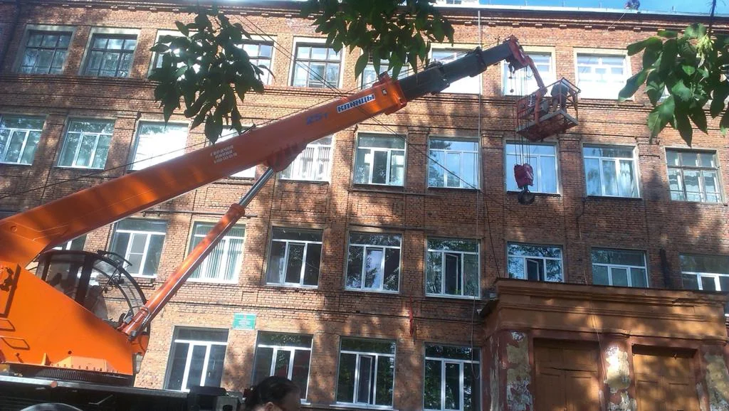 Заказать услуги Кабардино-Балкарии, в тентованном грузовике Кабардино-Балкарии, в тентованном грузовике