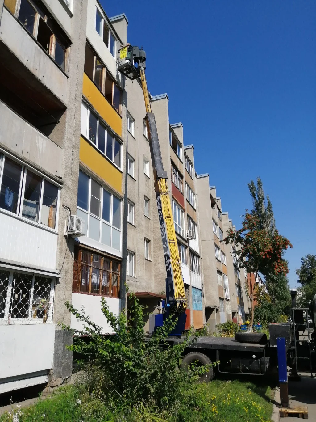 Выполняем любой вид перевозки прицепа-цистерны Кузба́ссу