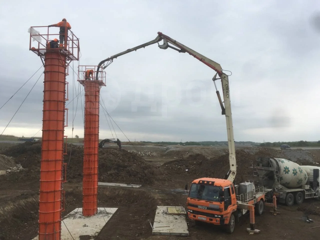 Услуги аренда бетононасоса (швинг) 21м и 32м по Хабаровску, Хабаровску