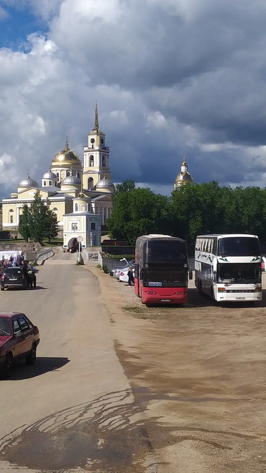 Поможем выполнить доставку микроавтобуса за пределами города Ленинградской области, отдельным транспортом Ленинградской области, отдельным транспортом