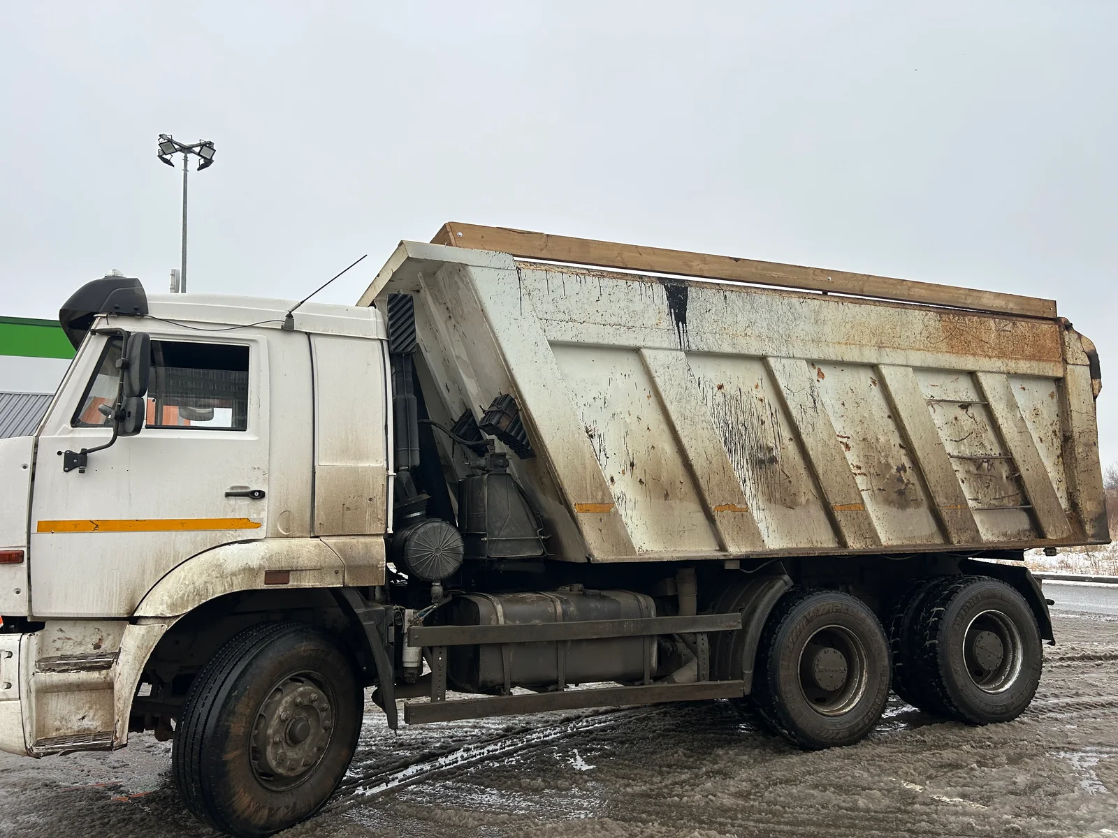 Транспортировка каменного уголи без выходных по Абалаку, Тюмени