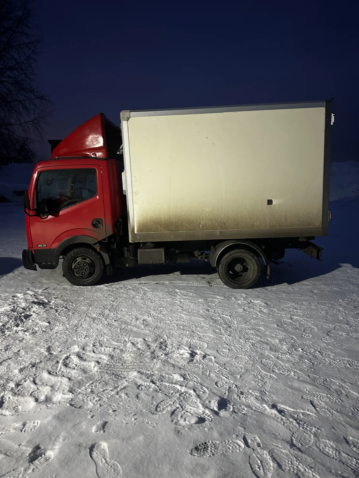 Выполним вывоз машины после аварии Санкт-Петербургу