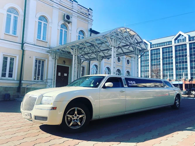 Лимузин Крайслер 300С Lux Limo по Липецку, Липецку