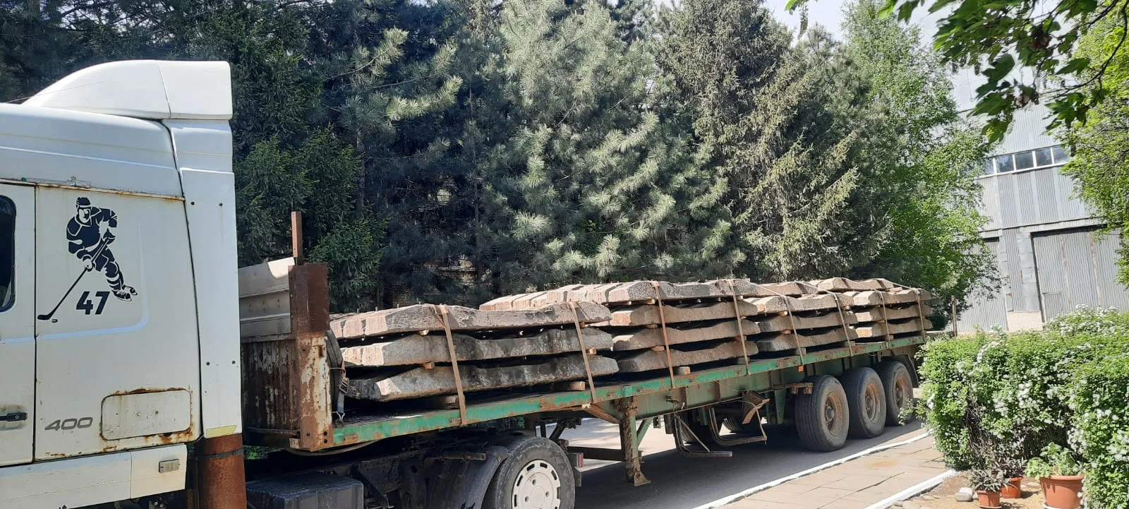 Открытые грузовики Забайкальскому краю, с подачей Забайкальскому краю, с подачей
