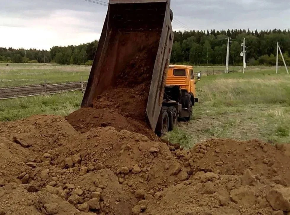Грунт из Петергофа по Санкт-Петербургу, круглосуточно