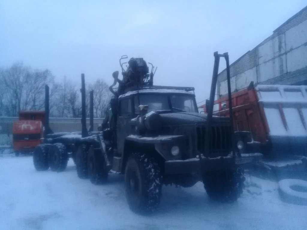 Лесовоз с ГМУ по России