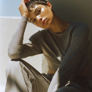 Модная фотосессия в бежевых тонах