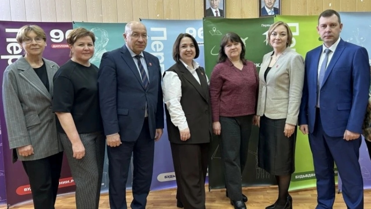 Глава свердловского «Движения первых» встретилась с педагогами Шалинского МО