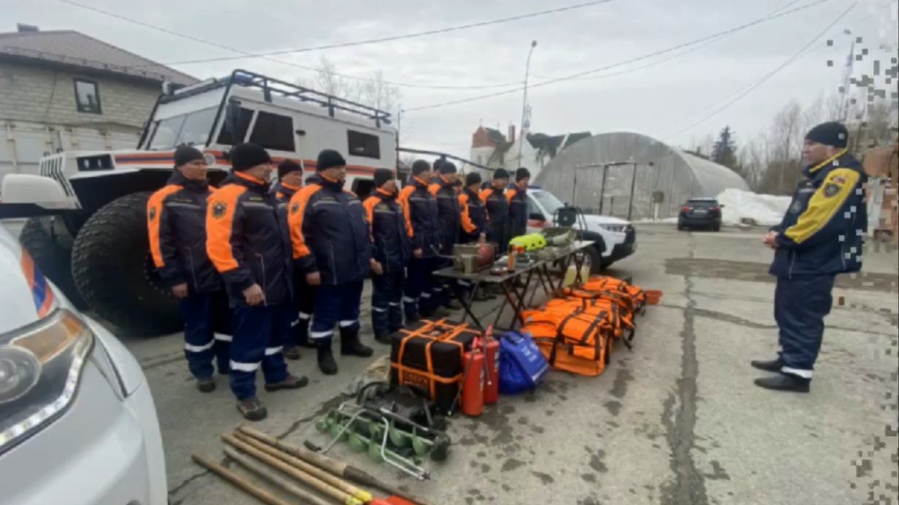 На Оби стартовал ледоход: в Центроспас-Югория запланировали взрыв льда на реке