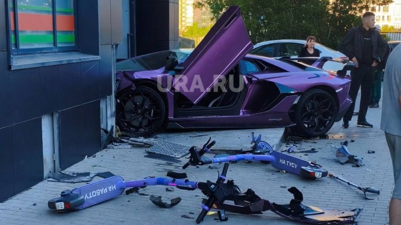 Фиолетовый Lamborghini влетел в магазин в Екатеринбурге: детали громкого ДТП