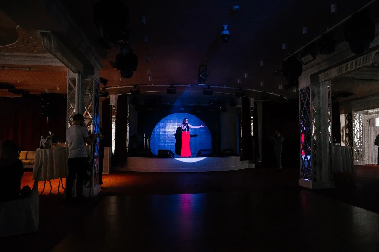 ARM07855.jpg ARM07855.jpg