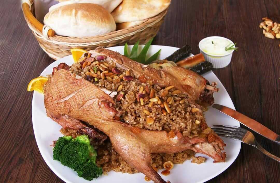 Хамам макши — фаршированный голубь