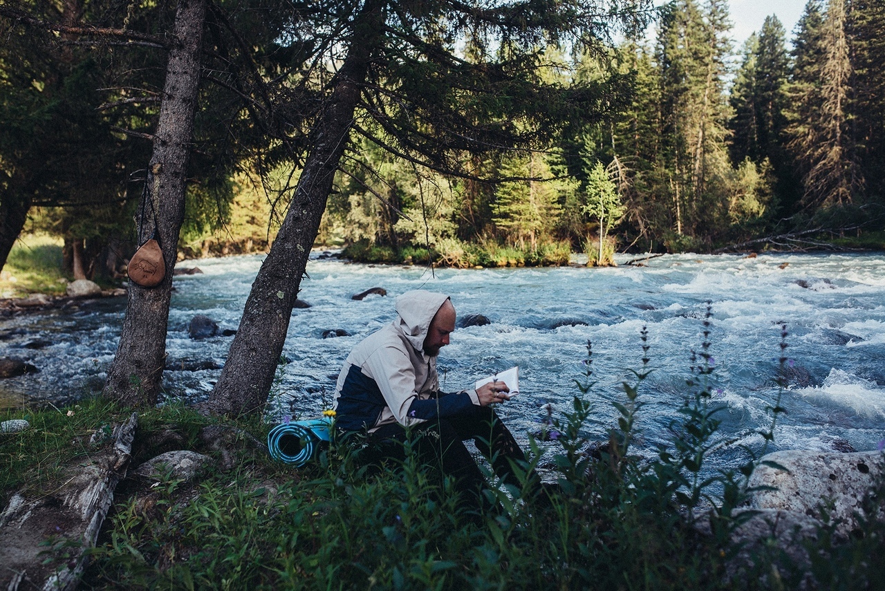 Турист в походе