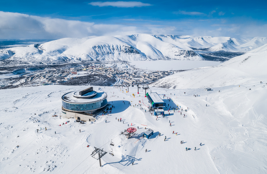 Горнолыжный комплекс Большой Вудъявр с видом на Кировск