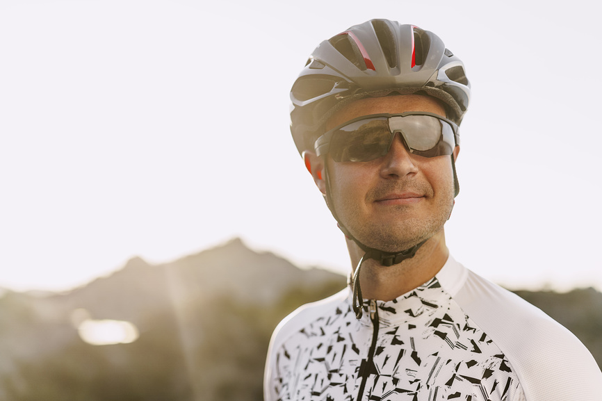 Шлем и очки для велопохода