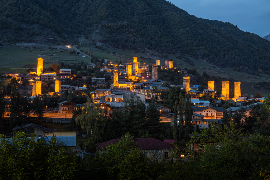 Местия после захода солнца