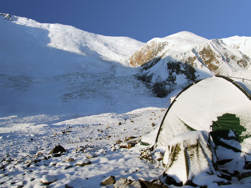 Палатка у пика Ленина