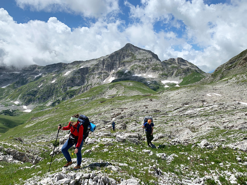 Поход с рюкзаками через плато Арабика