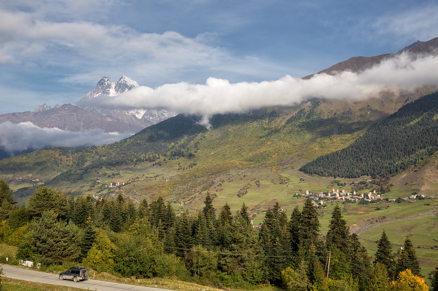 вид на гору ушба