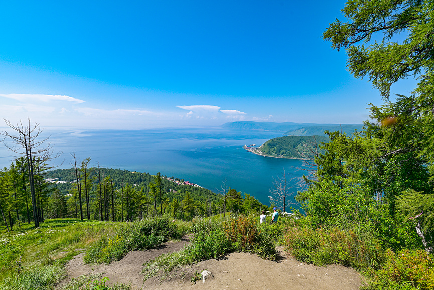 Вид с Камня Черского на озеро Байкал