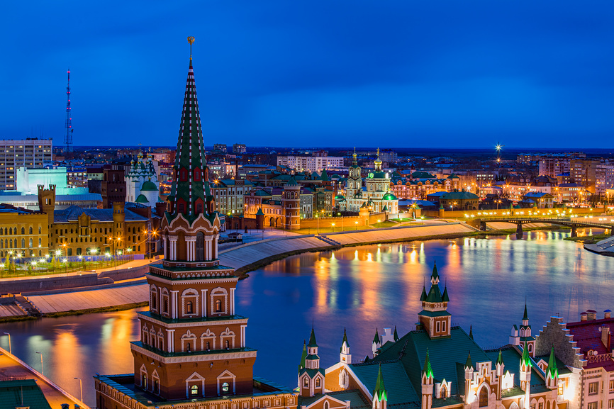 Йошкар-Ола, республика Марий Эл. Спасская башня и набережная Брюгге