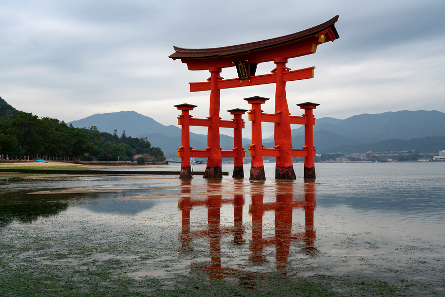 Ворота-тории в Ицукусиме