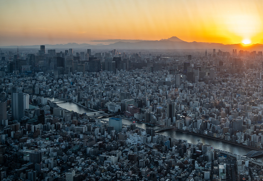 Закат над Токио