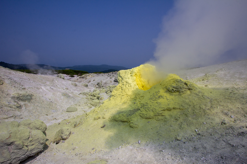 Фумаролы на вулкане Менделеева