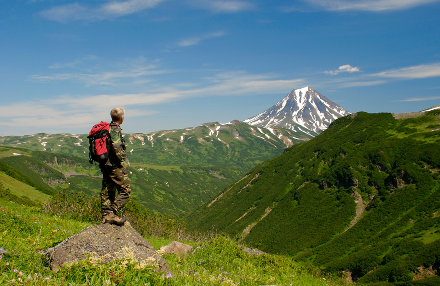 Турист с рюкзаком, Камчатка, вулкан Вилючинский