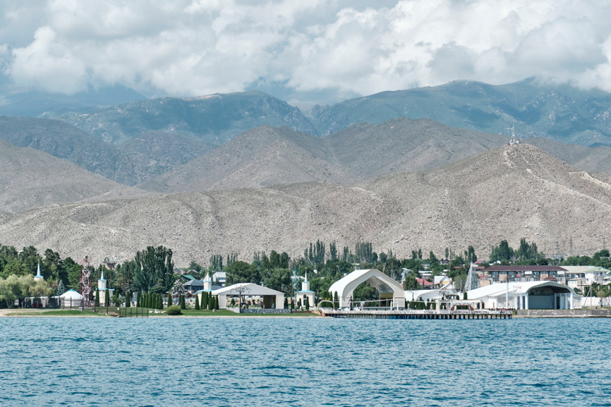 Культурный комплекс Рух Ордо на северном берегу озера Иссык-Куль