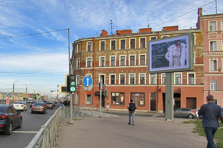 Цифровой ситиборд в центре СПБ