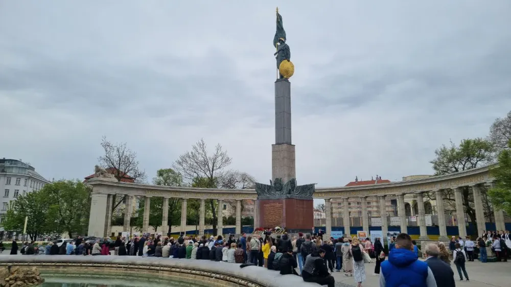Памятник героям Советской армии на Шварценбергплац