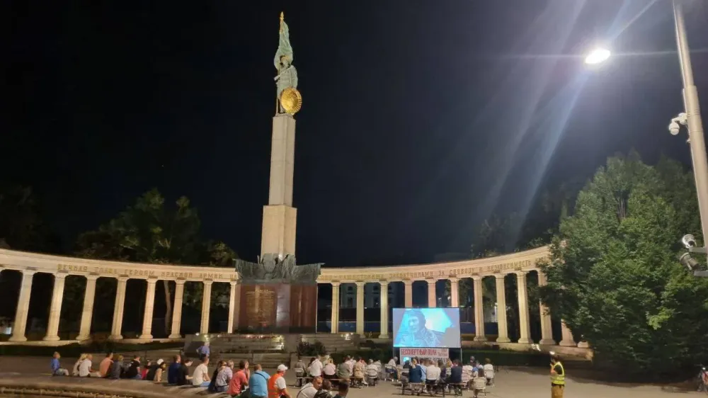 «Девятаев» у Памятника героям Красной армии: побег, который смотрела Вена