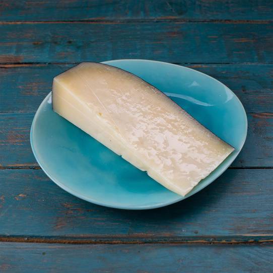 Сыр полутвердый "Де ля Гротт" из коровьего и козьего молока ~ 200 г