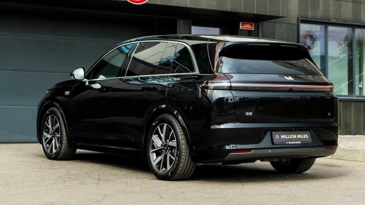 Li Auto (Lixiang) L7 — 3
