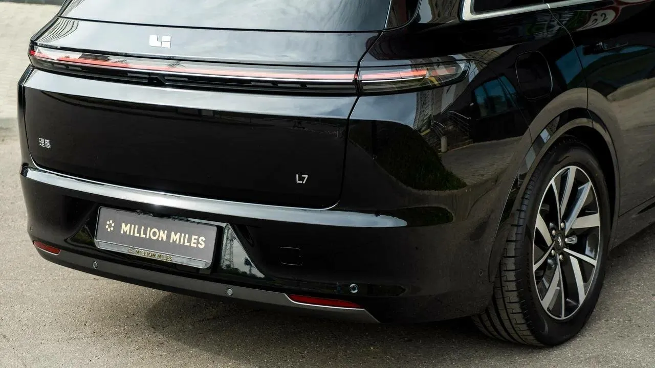 Li Auto (Lixiang) L7 — 7