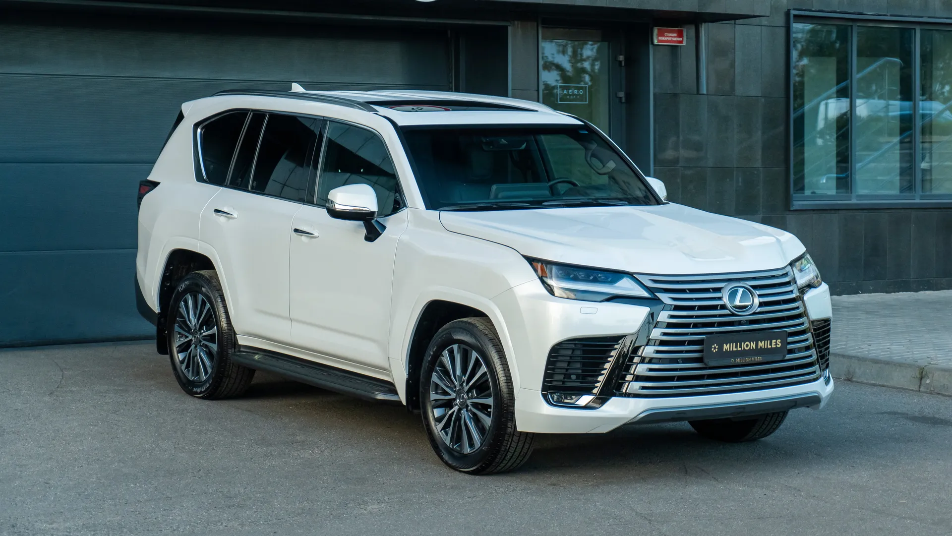 Lexus LX - Просмотр 1