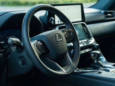 Lexus LX, Iv - 9