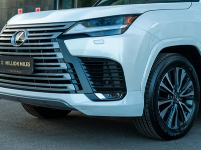 Lexus LX, Iv - 3