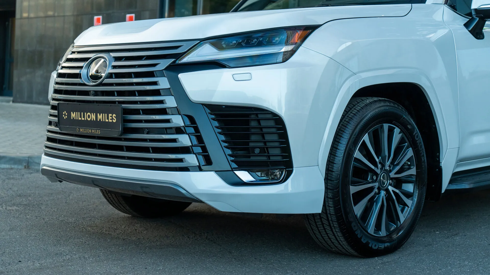 Lexus LX — 3
