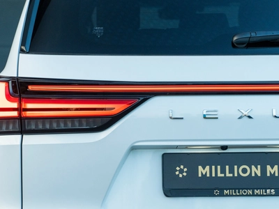 Lexus LX, Iv - 8