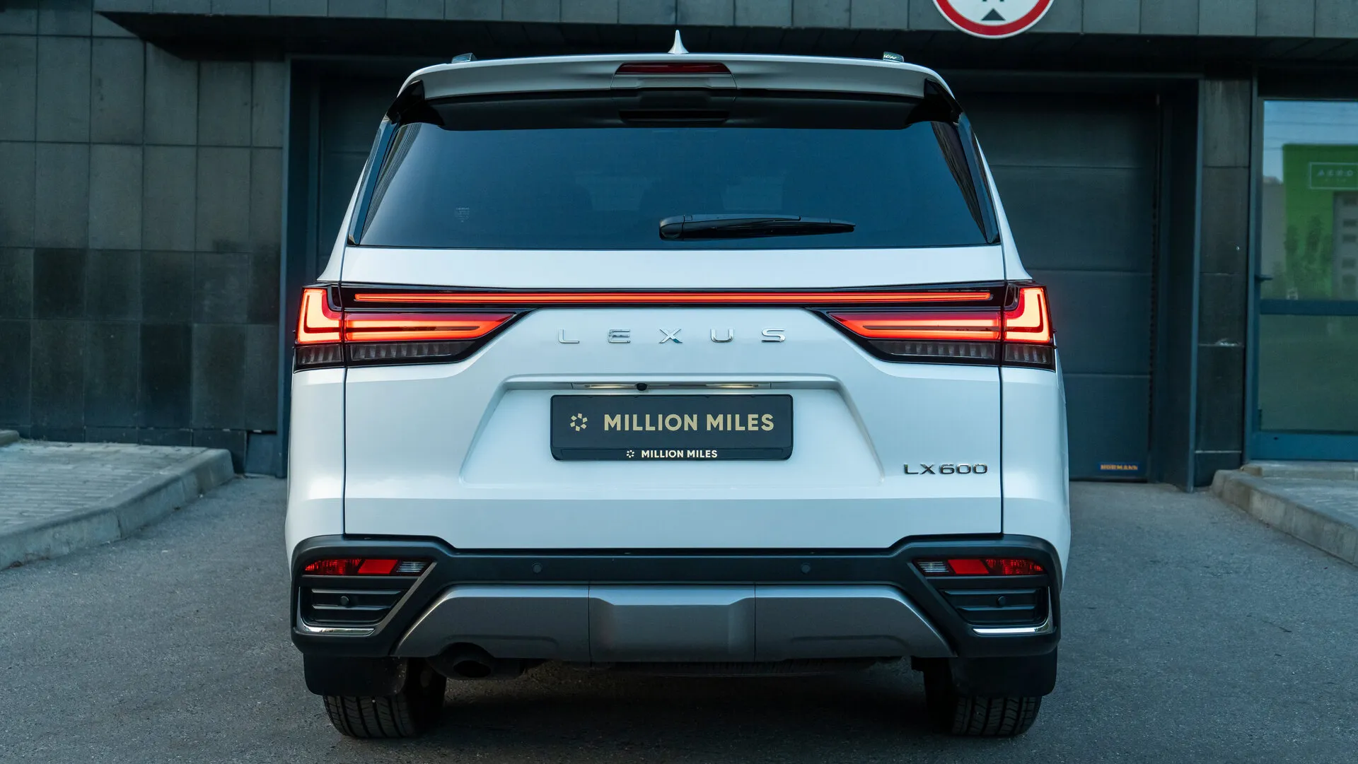 Lexus LX — 7