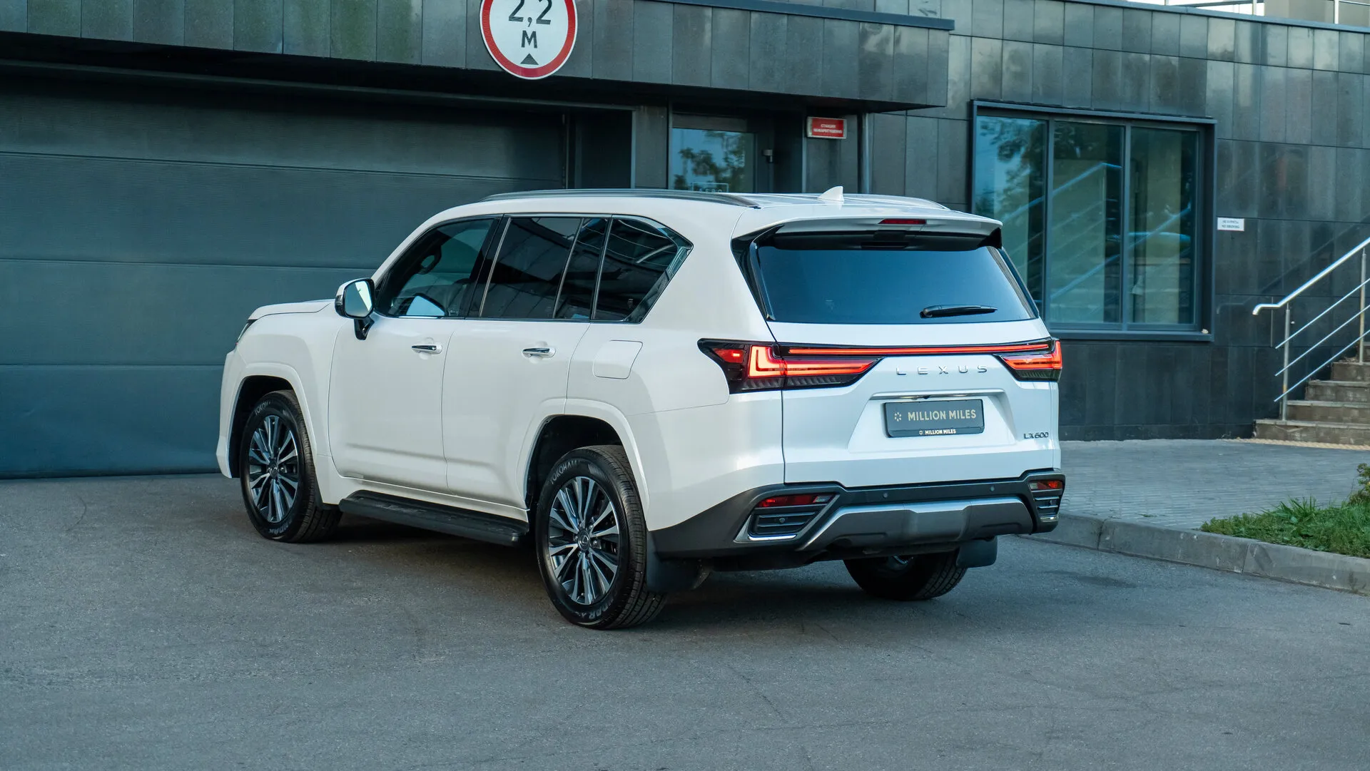 Lexus LX — 6