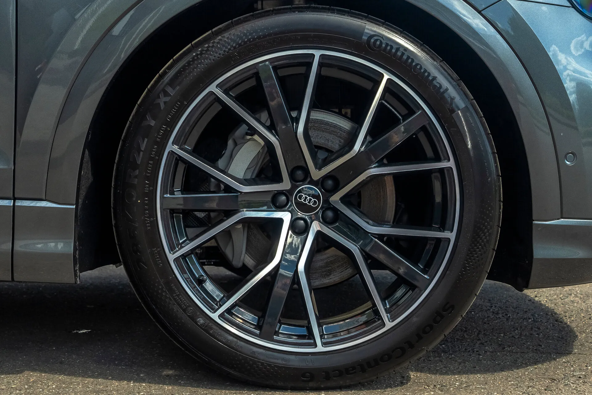 Audi Q8 — 8
