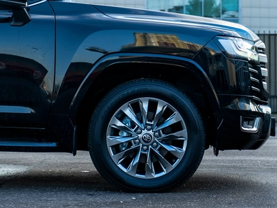 Toyota Land Cruiser, 300 Series - 7
