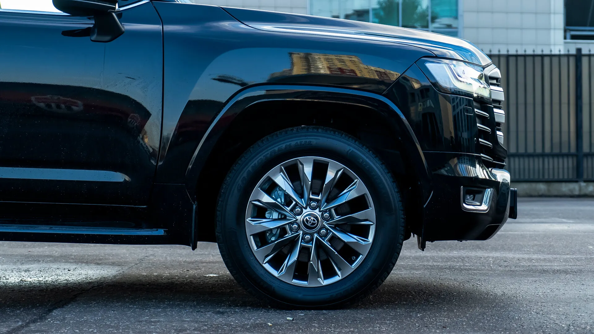 Toyota Land Cruiser, 300 Series — 7
